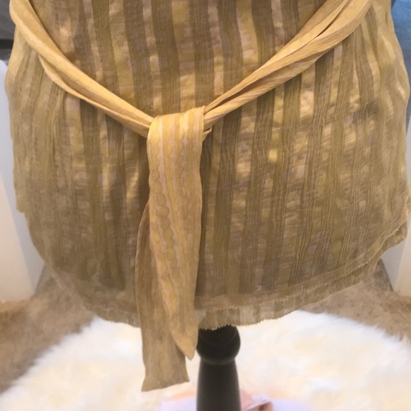 BCBG MAXAZRIA 100% SILK Ruffle Wrap Blouse - Picture 4 of 8